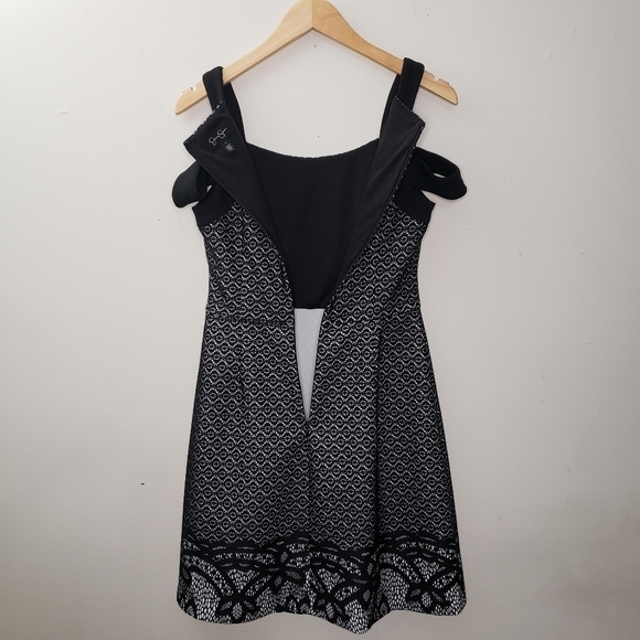 Jessica Simpson Bonded Lace Cold Shoulder Dress 4 - Picture 6 of 9